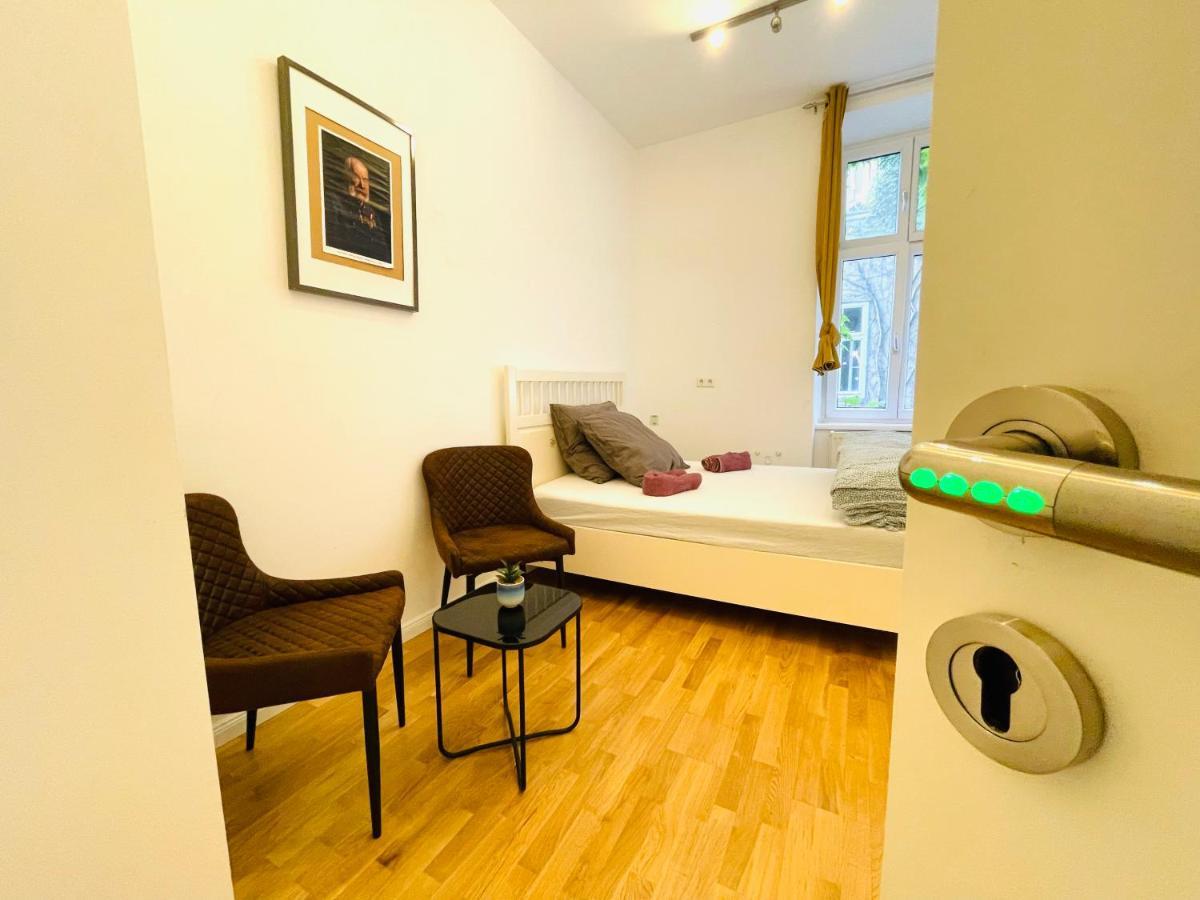 Direct City Center-Privat Rooms-5 Minutes Mariahilferstrasse 维也纳 外观 照片